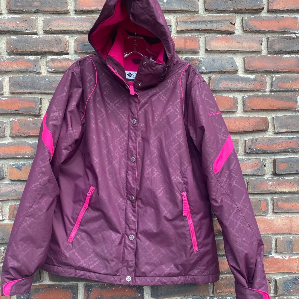 Columbia Women's Burgundy and Fuchsia Ski Jacket Large